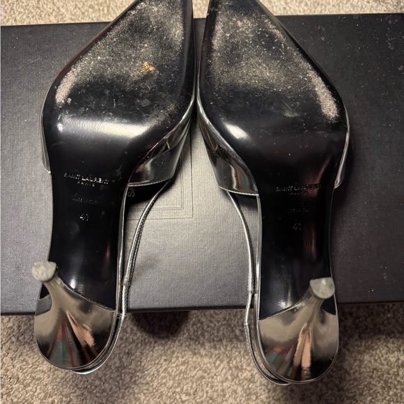 SAINT LAURENT 
silver leather almond toe 
 slingback strap 90mm heel - Picture 5 of 7